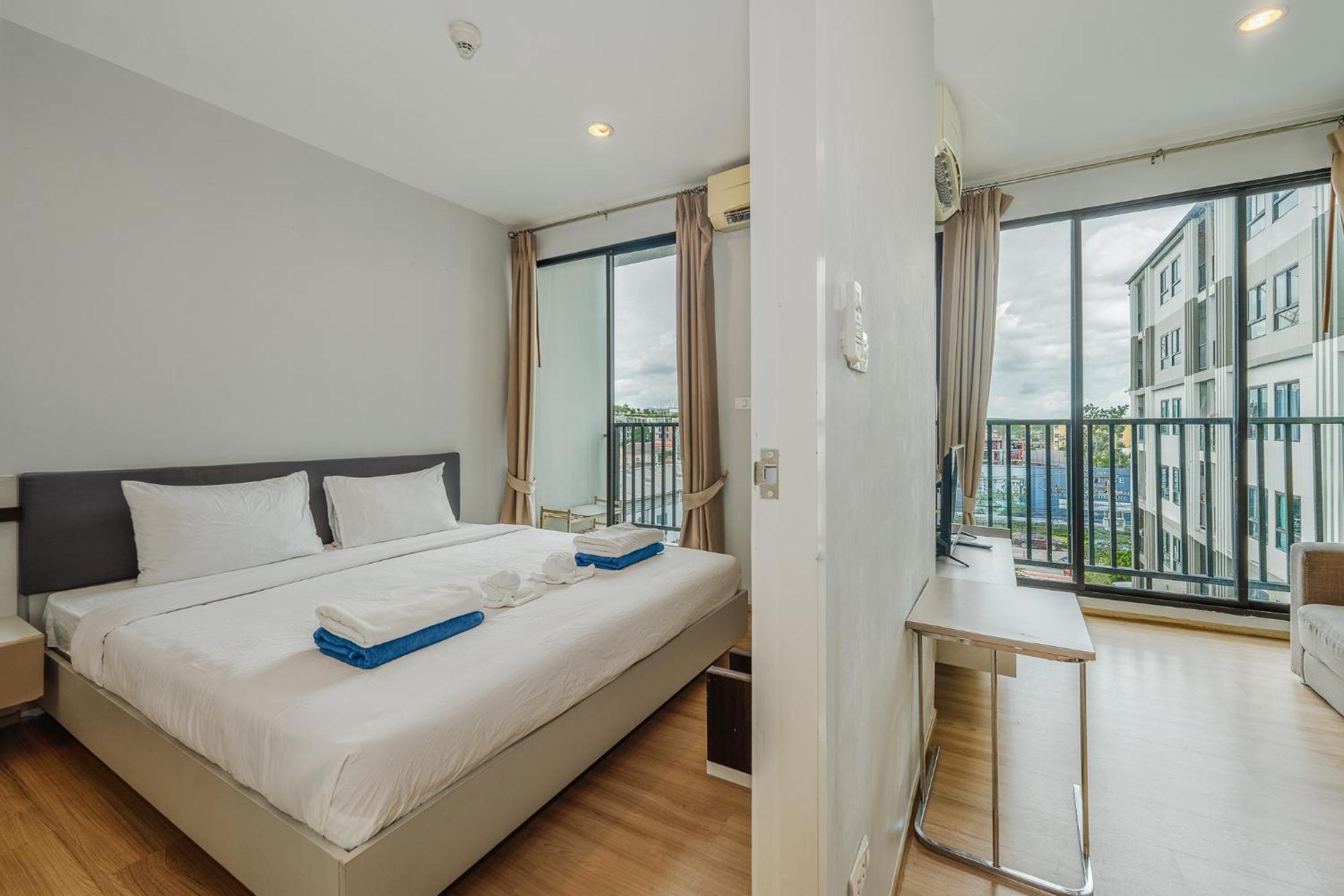 C203 Prime Area Near Beach, Dining & Shops Apartment