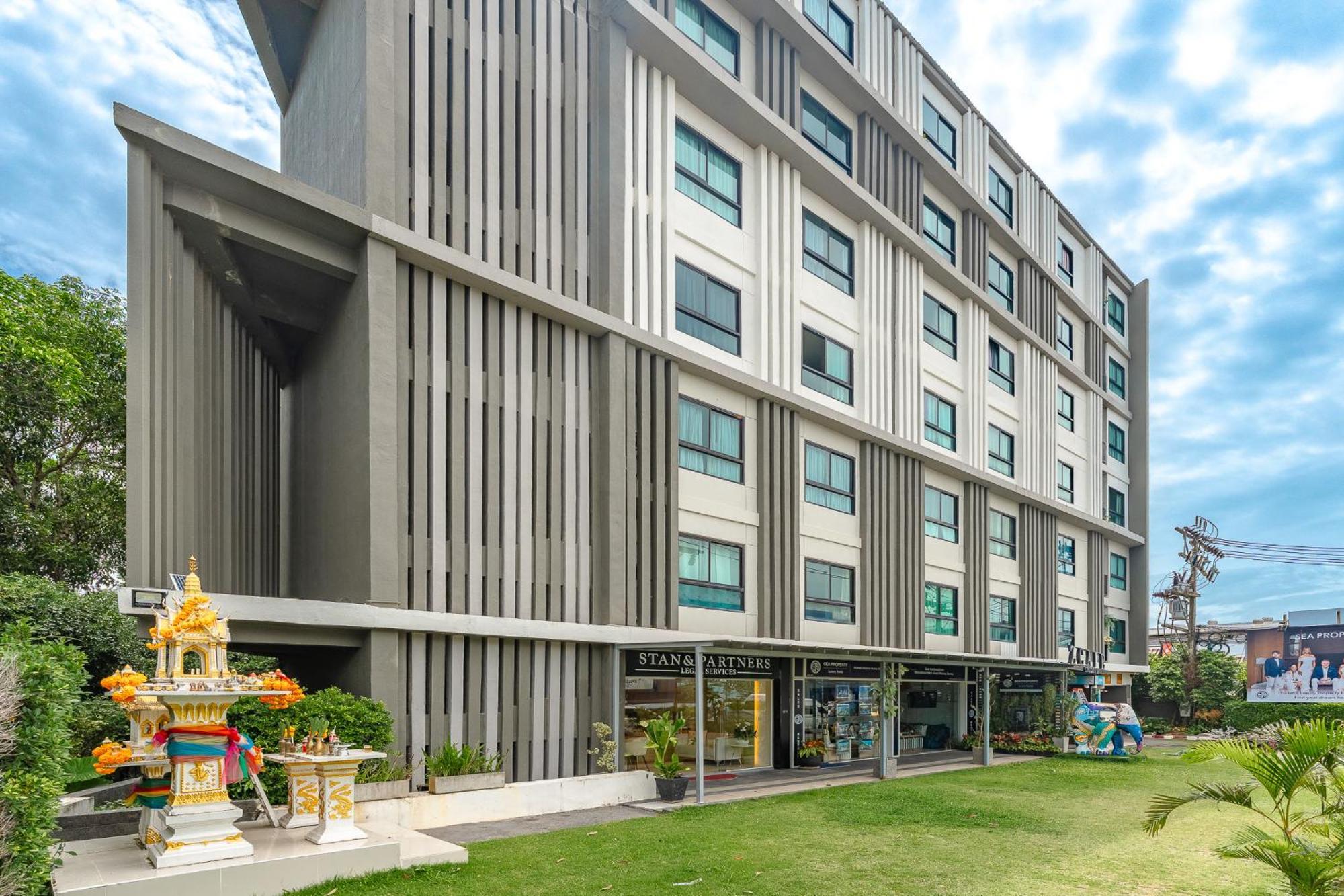 C203 Prime Area Near Beach, Dining & Shops Apartment *